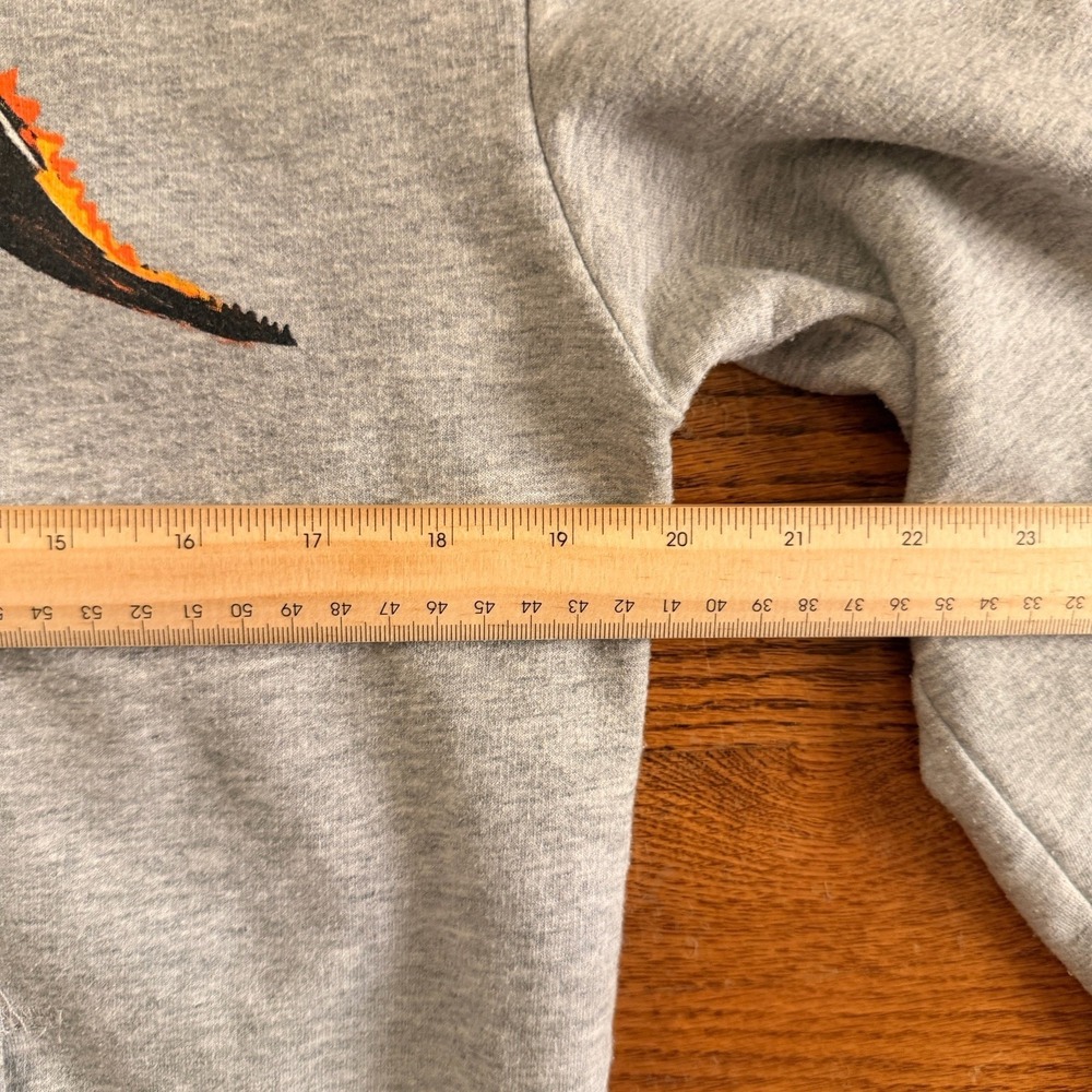 Youth Unisex JEAN-MICHEL BASQUIAT Grey T-Rex Dinosaur Hoodie Size XL (16) - Picture 4 of 5